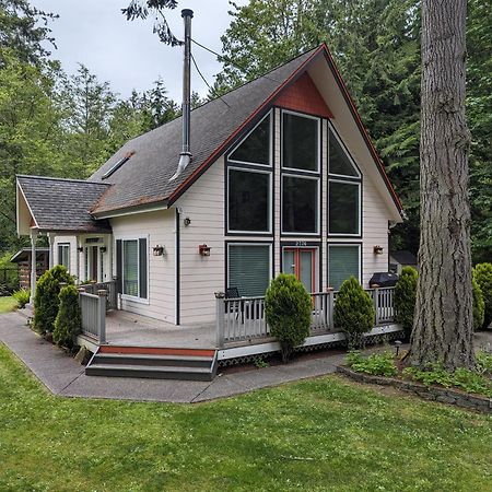 Fox Paws Luxury Cabin - Hot Tub, Fire Pit & Pines! Hansville エクステリア 写真